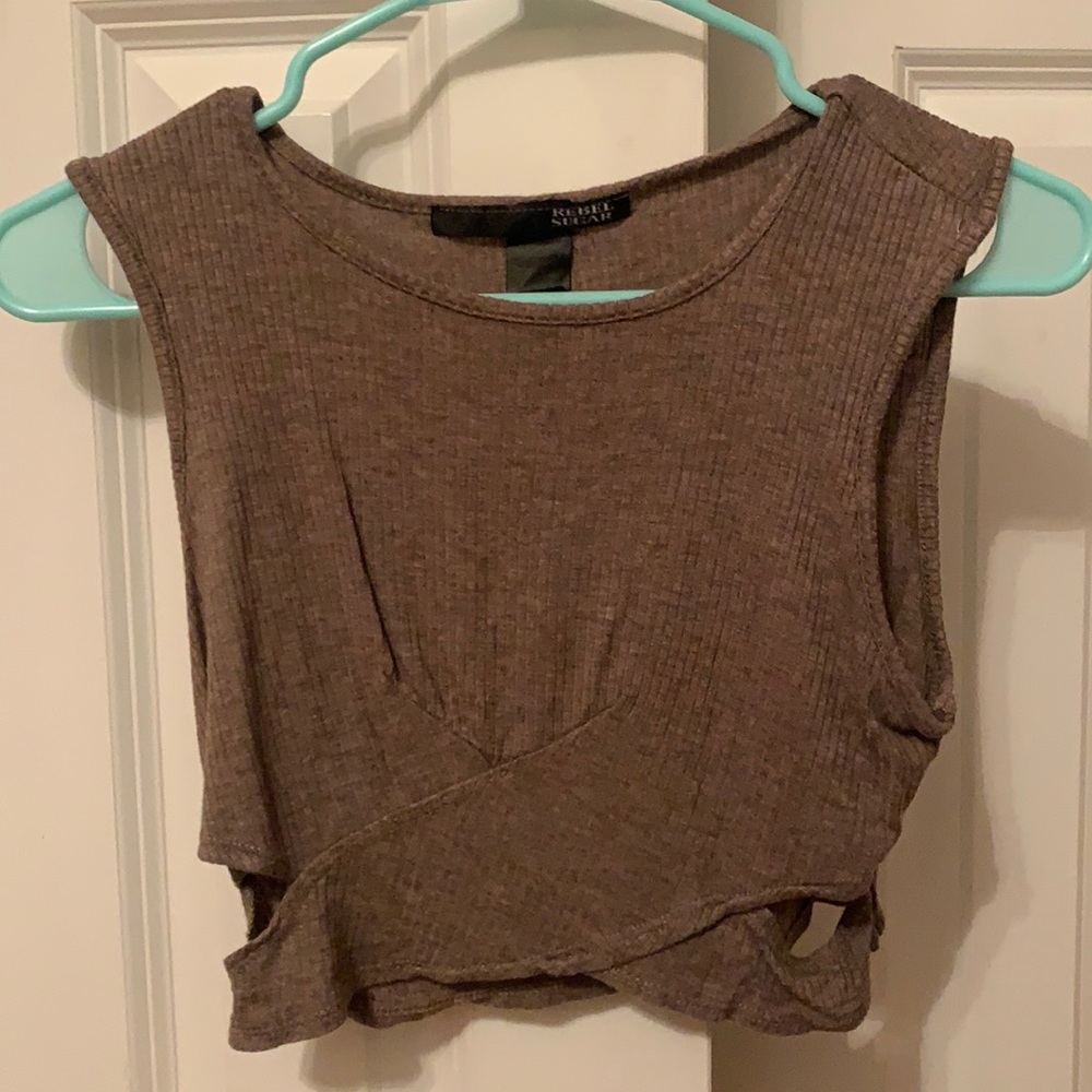 Brown cropped tank